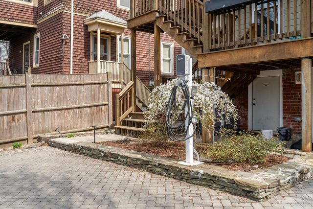 100 Bartlett St 2, Somerville, MA 02145