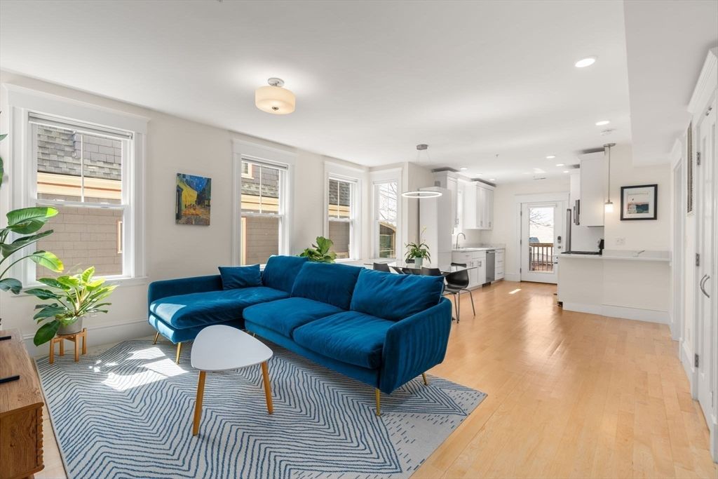 100 Bartlett St 2, Somerville, MA 02145