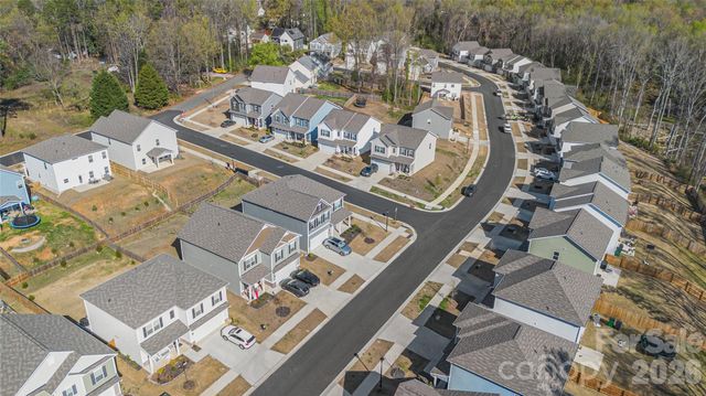 7008 Amberhouse Drive, Charlotte, NC 28212