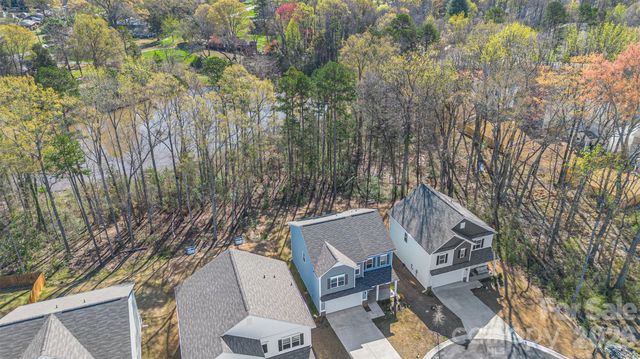 7008 Amberhouse Drive, Charlotte, NC 28212