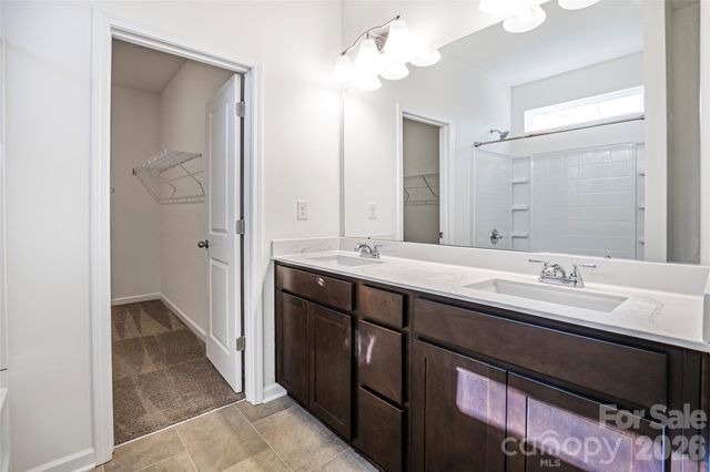 7008 Amberhouse Drive, Charlotte, NC 28212