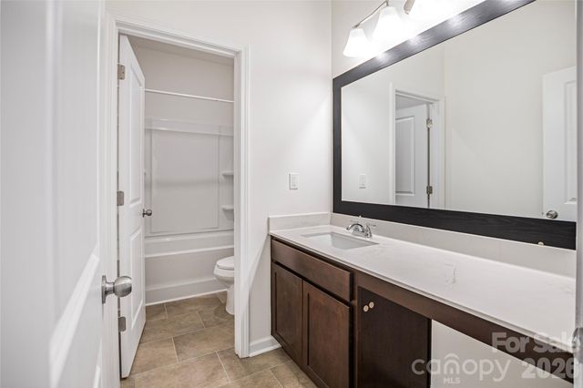 7008 Amberhouse Drive, Charlotte, NC 28212