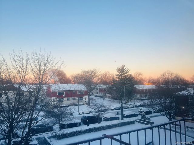 69-11 138th Street 3B, Flushing, NY 11367