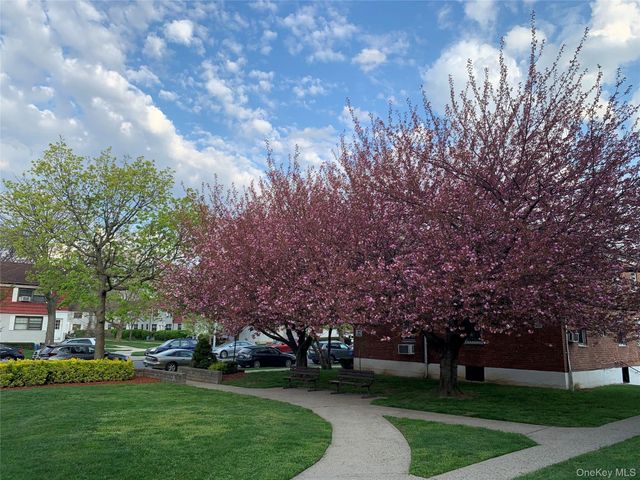 69-11 138th Street 3B, Flushing, NY 11367