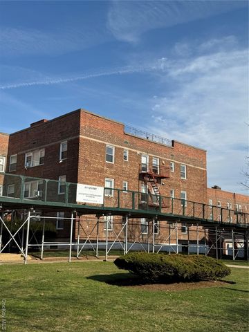 69-11 138th Street 3B, Flushing, NY 11367