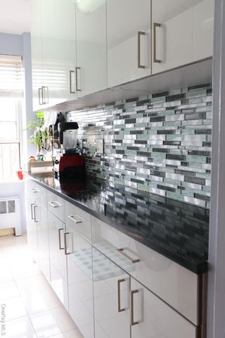 69-11 138th Street 3B, Flushing, NY 11367