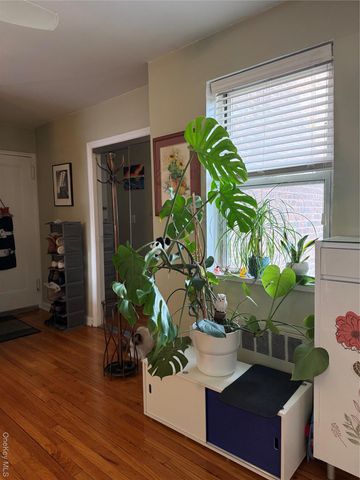 69-11 138th Street 3B, Flushing, NY 11367