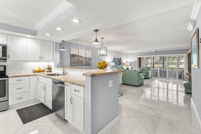 12926 Briarlake Drive 102, West Palm Beach, FL 33418