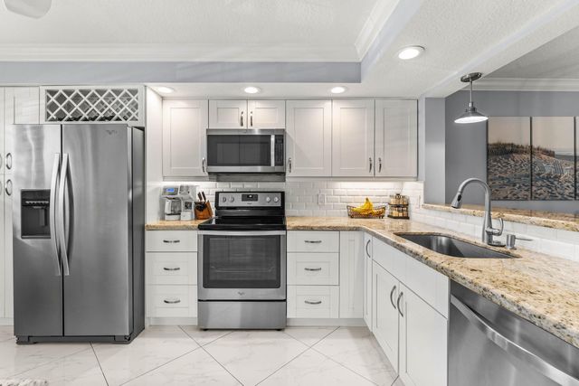 12926 Briarlake Drive 102, West Palm Beach, FL 33418