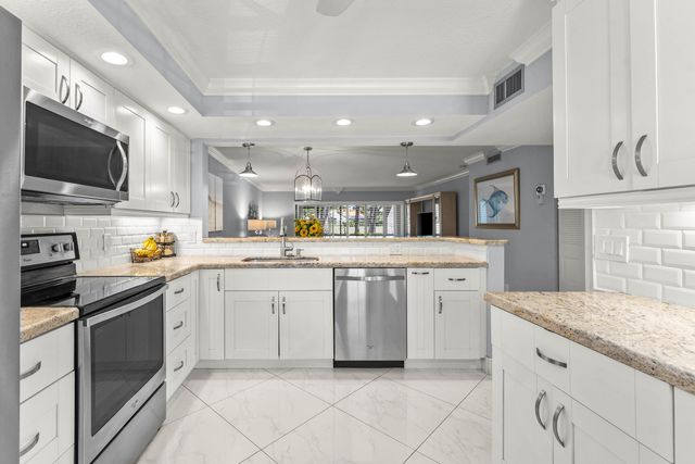 12926 Briarlake Drive 102, West Palm Beach, FL 33418