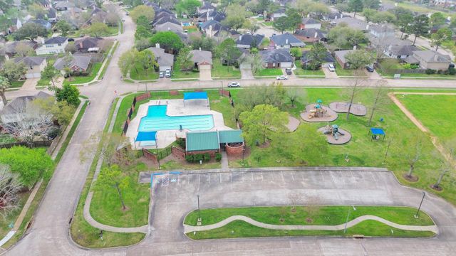 4915 Pecan Grove Drive, Pearland, TX 77584