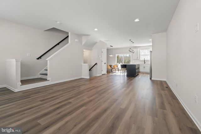 69 AVIARY RD, West Deptford, NJ 08086