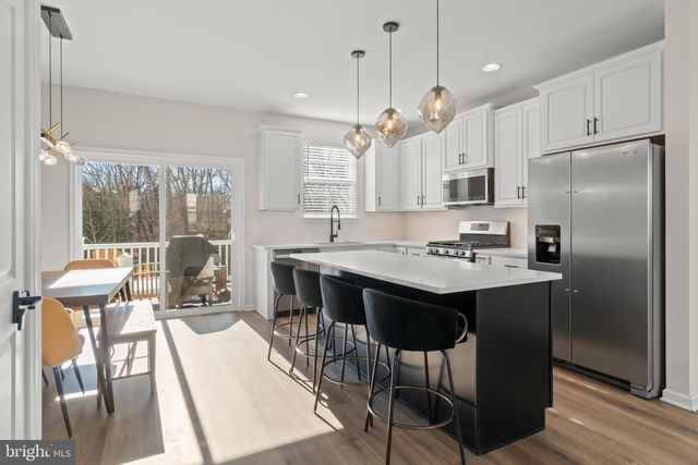 69 AVIARY RD, West Deptford, NJ 08086