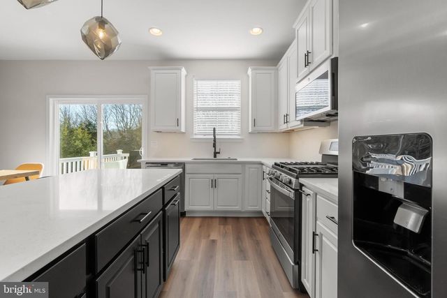 69 AVIARY RD, West Deptford, NJ 08086