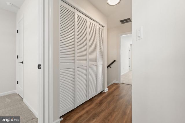 69 AVIARY RD, West Deptford, NJ 08086