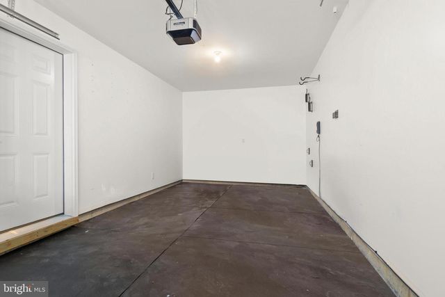 69 AVIARY RD, West Deptford, NJ 08086