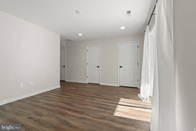 69 AVIARY RD, West Deptford, NJ 08086