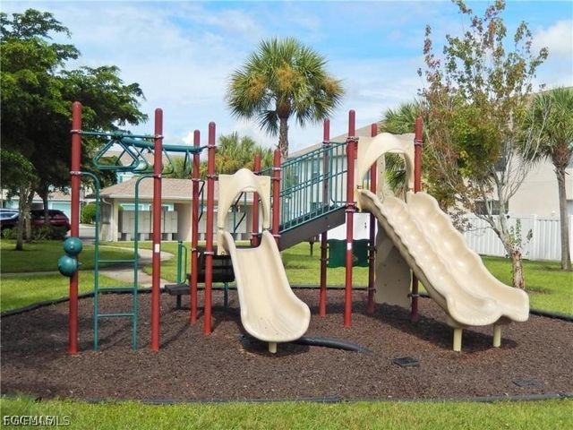 3638 Pine Oak CIR 108, Fort Myers, FL 33916