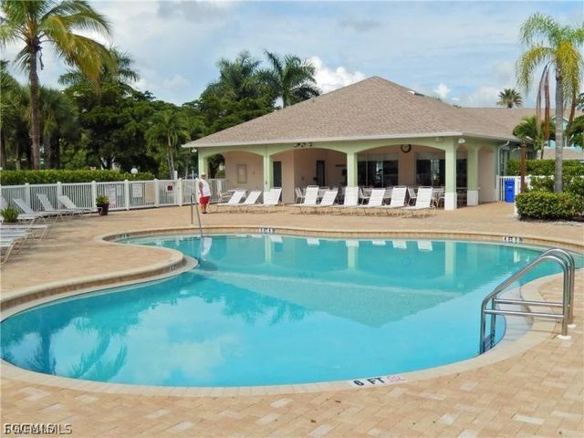 3638 Pine Oak CIR 108, Fort Myers, FL 33916