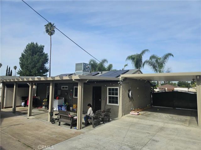 8426 Greenpoint, Riverside, CA 92503