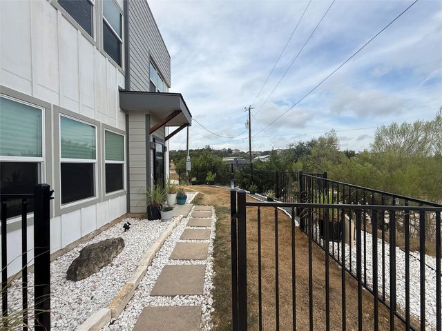 10613 Knob HL, Dripping Springs, TX 78620