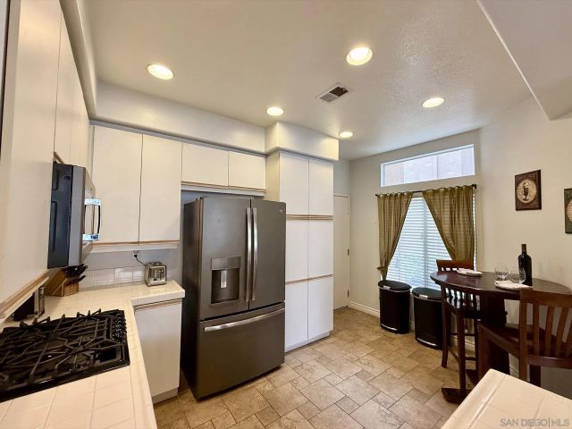 992 S Country Glen Way, Anaheim, CA 92808