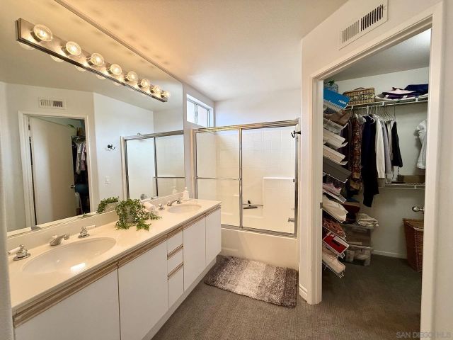992 S Country Glen Way, Anaheim, CA 92808
