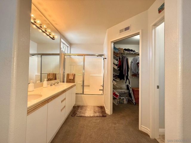 992 S Country Glen Way, Anaheim, CA 92808