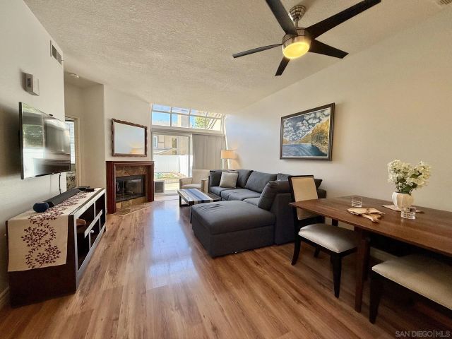 992 S Country Glen Way, Anaheim, CA 92808