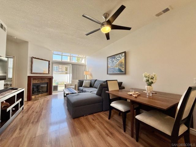 992 S Country Glen Way, Anaheim, CA 92808