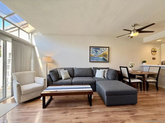 992 S Country Glen Way, Anaheim, CA 92808