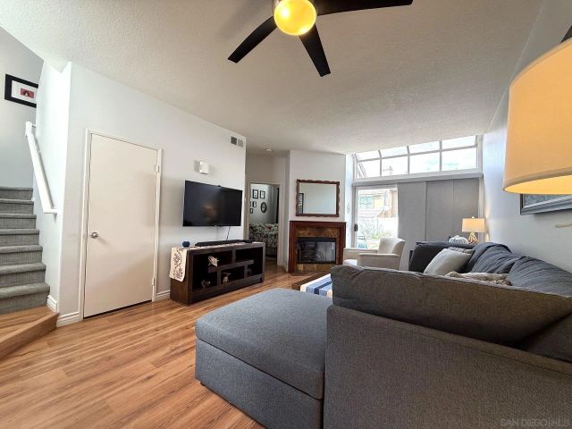 992 S Country Glen Way, Anaheim, CA 92808