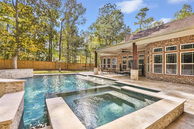 311 Reserve Ridge Drive, Huffman, TX 77336