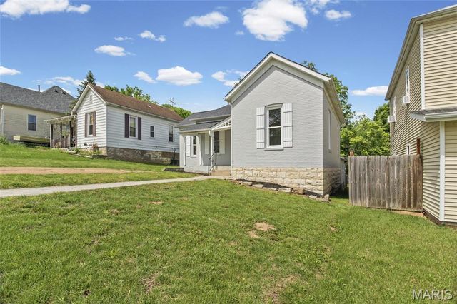 104 S 4th, De Soto, MO 63020