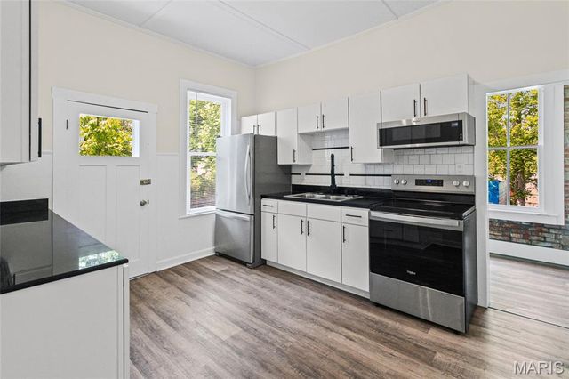 104 S 4th, De Soto, MO 63020