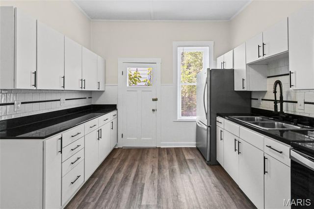 104 S 4th, De Soto, MO 63020
