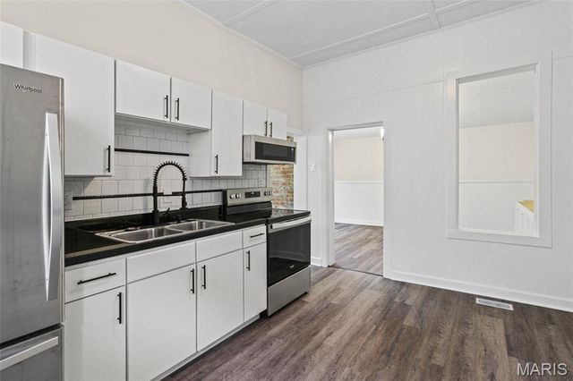 104 S 4th, De Soto, MO 63020