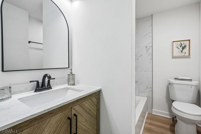80 Glenwild Ave, Bloomingdale Boro, NJ 07403