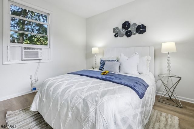 80 Glenwild Ave, Bloomingdale Boro, NJ 07403