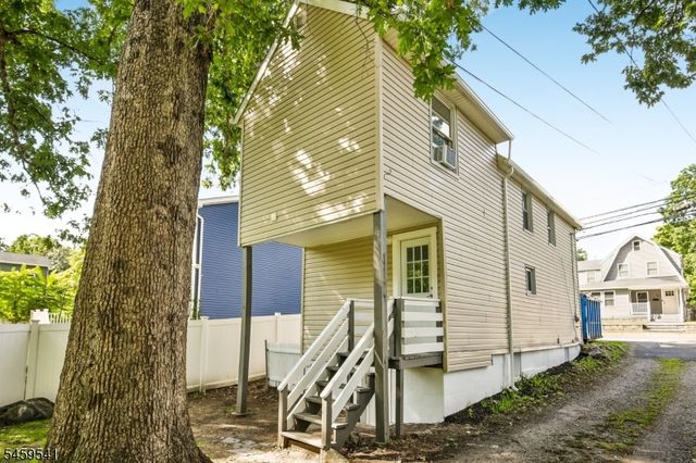 80 Glenwild Ave, Bloomingdale Boro, NJ 07403