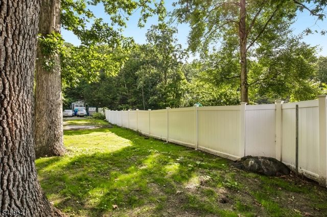 80 Glenwild Ave, Bloomingdale Boro, NJ 07403