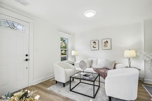 80 Glenwild Ave, Bloomingdale Boro, NJ 07403
