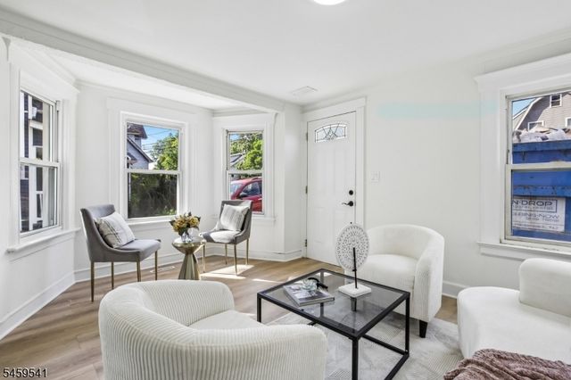80 Glenwild Ave, Bloomingdale Boro, NJ 07403