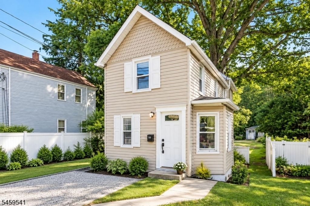 80 Glenwild Ave, Bloomingdale Boro, NJ 07403