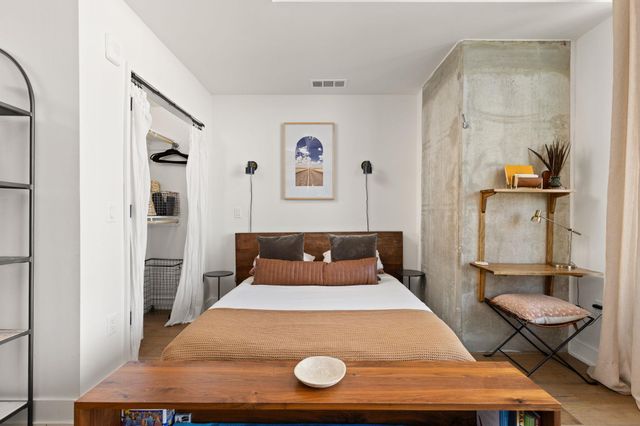 48 East Ave 2002, Austin, TX 78701
