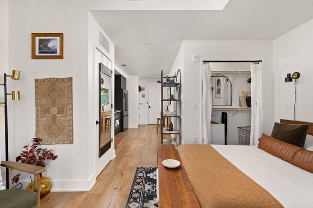 48 East Ave 2002, Austin, TX 78701