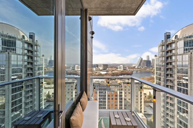 48 East Ave 2002, Austin, TX 78701