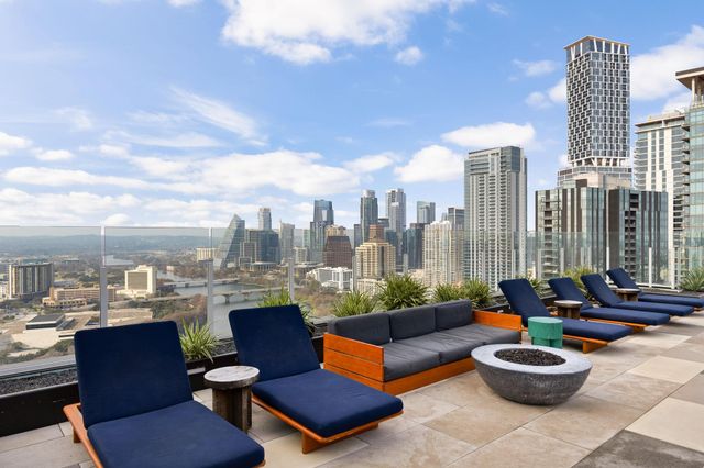 48 East Ave 2002, Austin, TX 78701