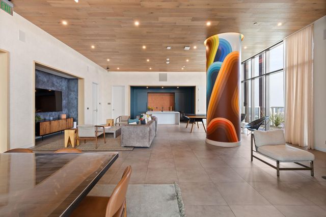 48 East Ave 2002, Austin, TX 78701