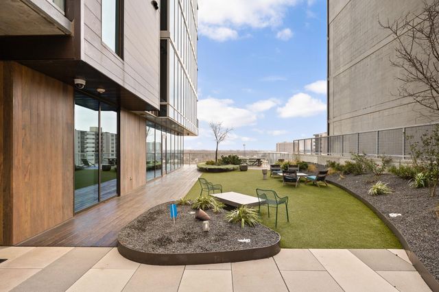 48 East Ave 2002, Austin, TX 78701